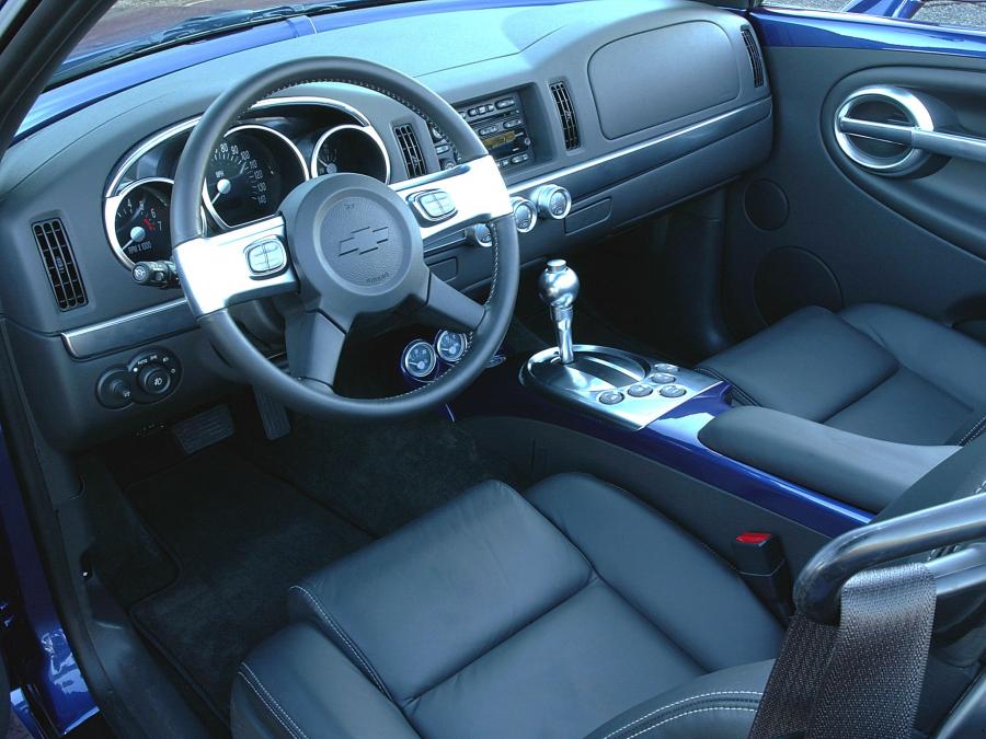 Интерьер Chevrolet SSR 2003 года  (фото 25 из 27)